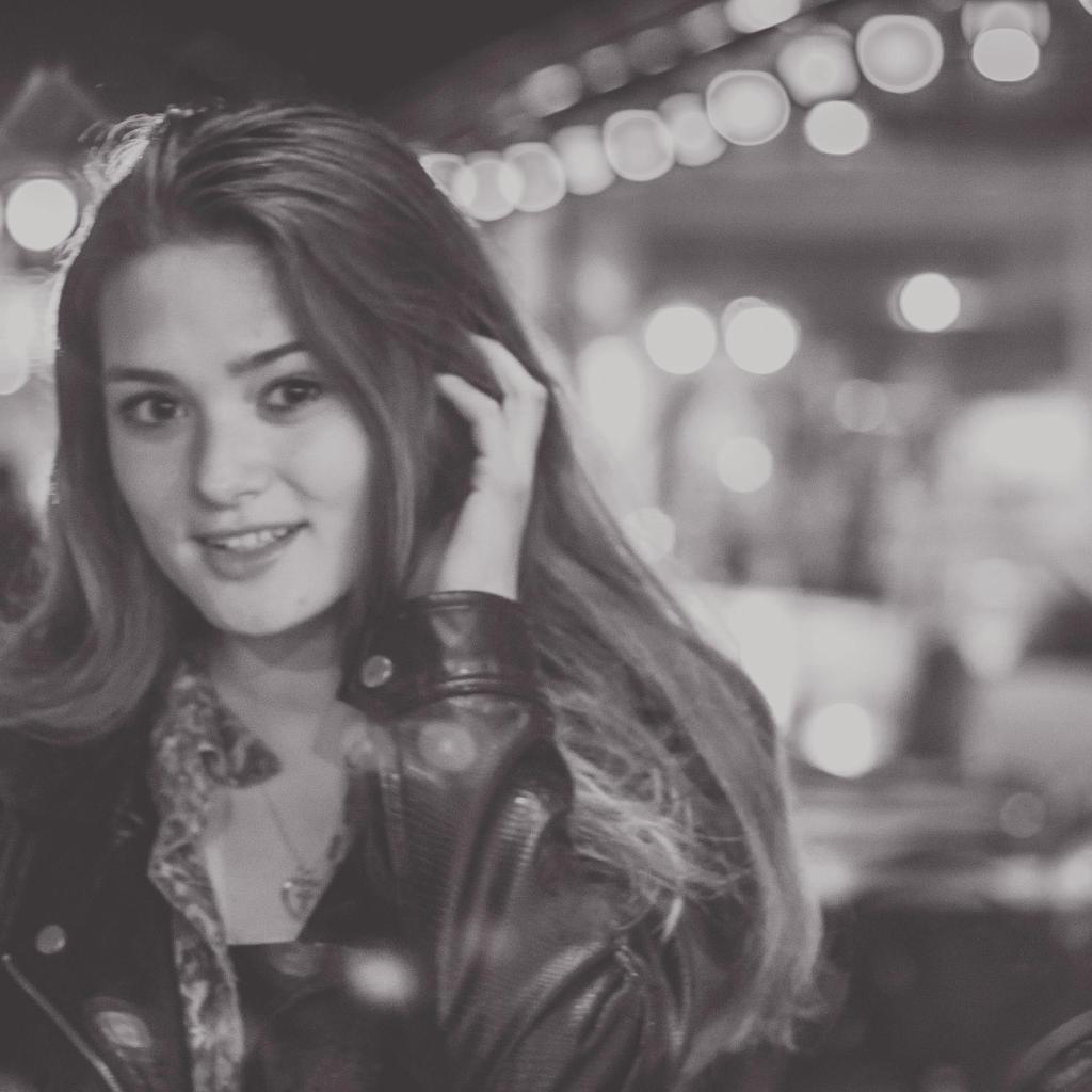 Album cover for “Light Up the City” by Lauren Welter, an indie pop song celebrating self-confidence, love, and shining bright even amid the busy city lights